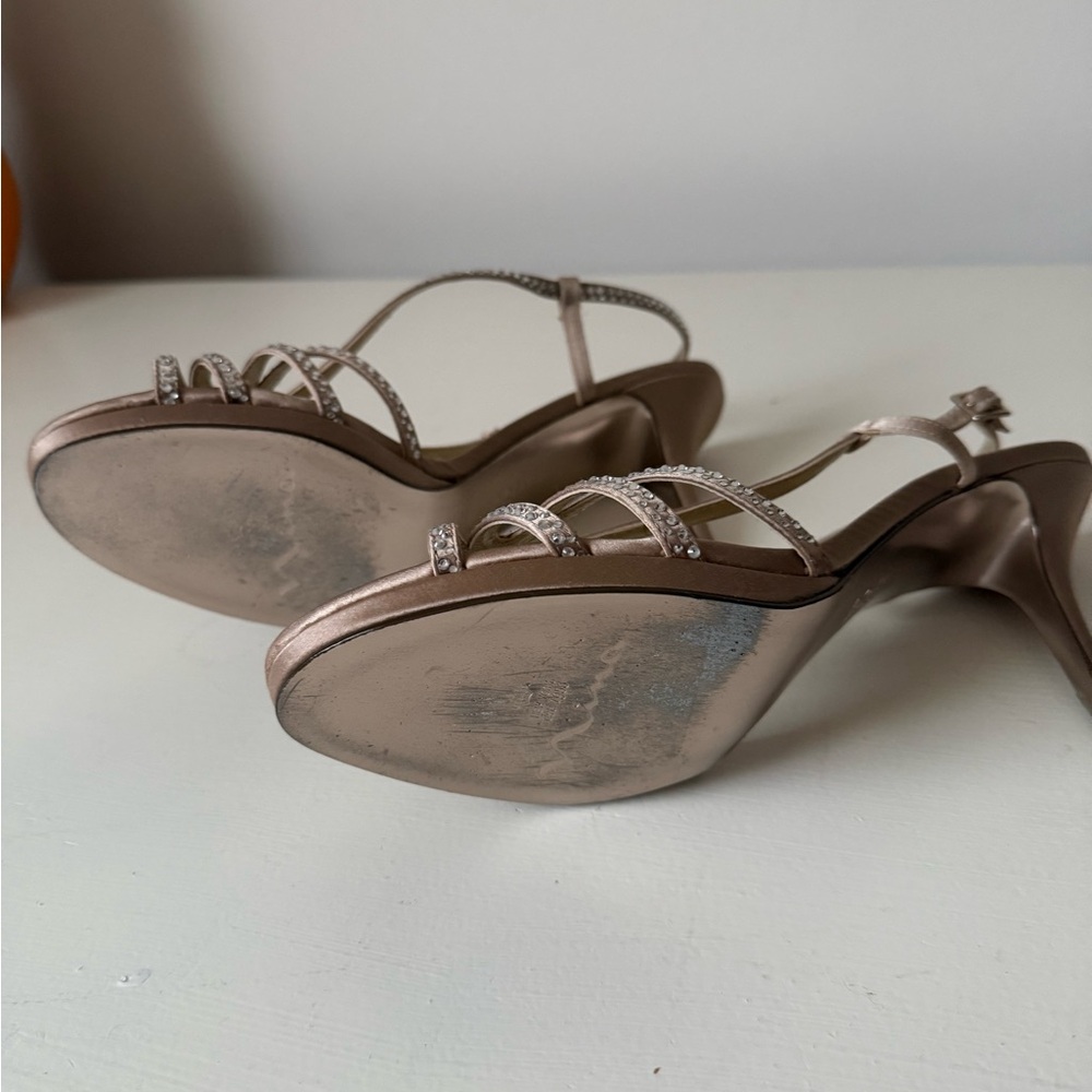 Nina Women's Elegant Brown Strappy Heels - Picture 3 of 4